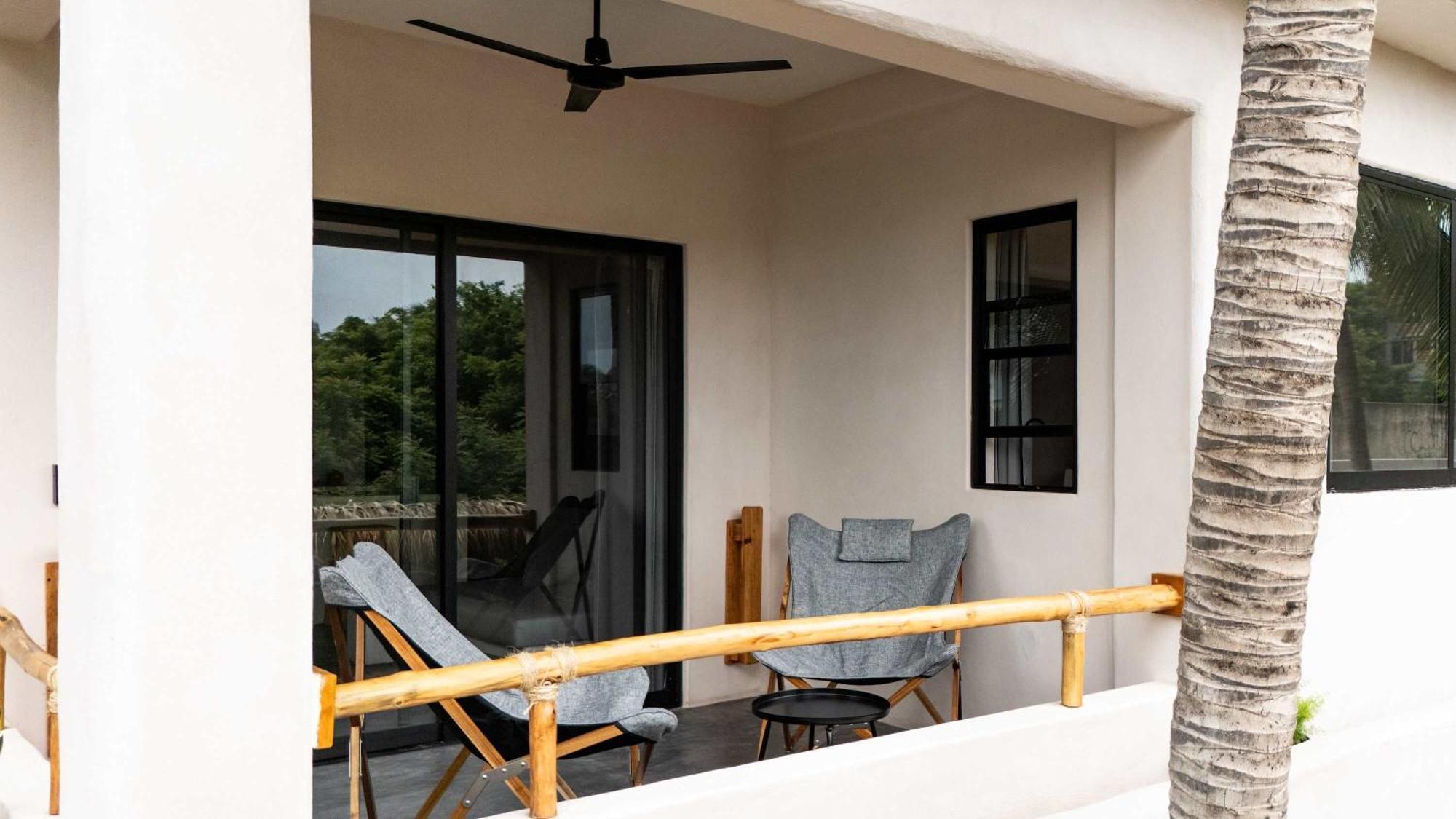 Casa Leah Puerto Escondido - Seaside Oasis In Zicatela - Steps From Beach - Steps To Zicatela & La Punta - 2 Outdoor Pools - 4 Exterior photo