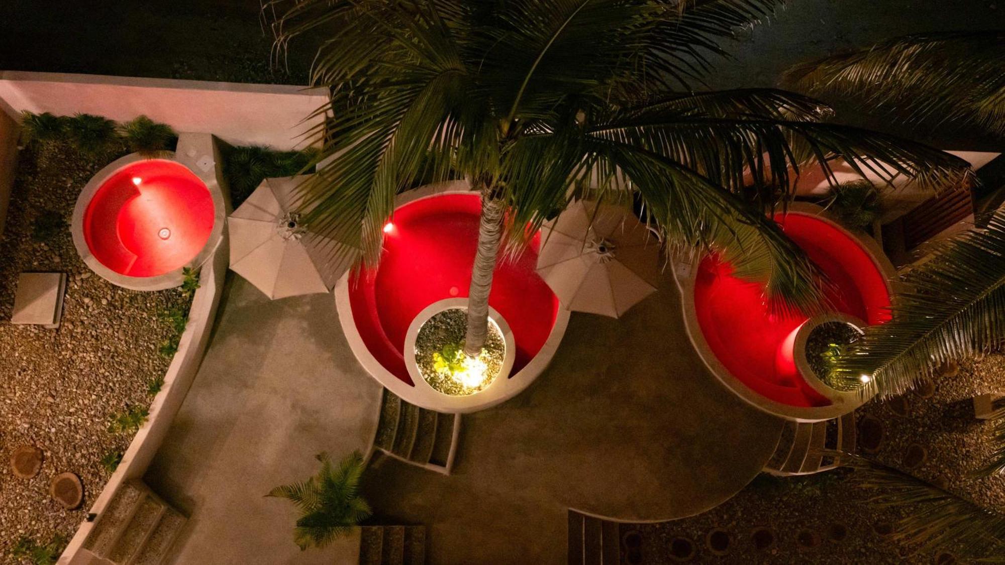 Casa Leah Puerto Escondido - Seaside Oasis In Zicatela - Steps From Beach - Steps To Zicatela & La Punta - 2 Outdoor Pools - 4 Exterior photo